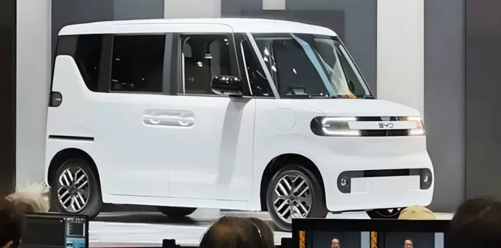 BYD aposta no mercado japonês com mini elétrico RACCO por US$ 17 mil