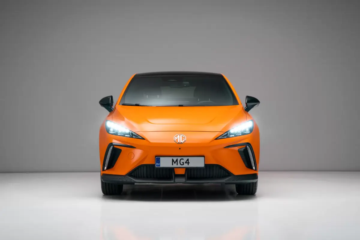 MG4 chega ao Brasil em 2025 como nova alternativa entre os compactos elétricos