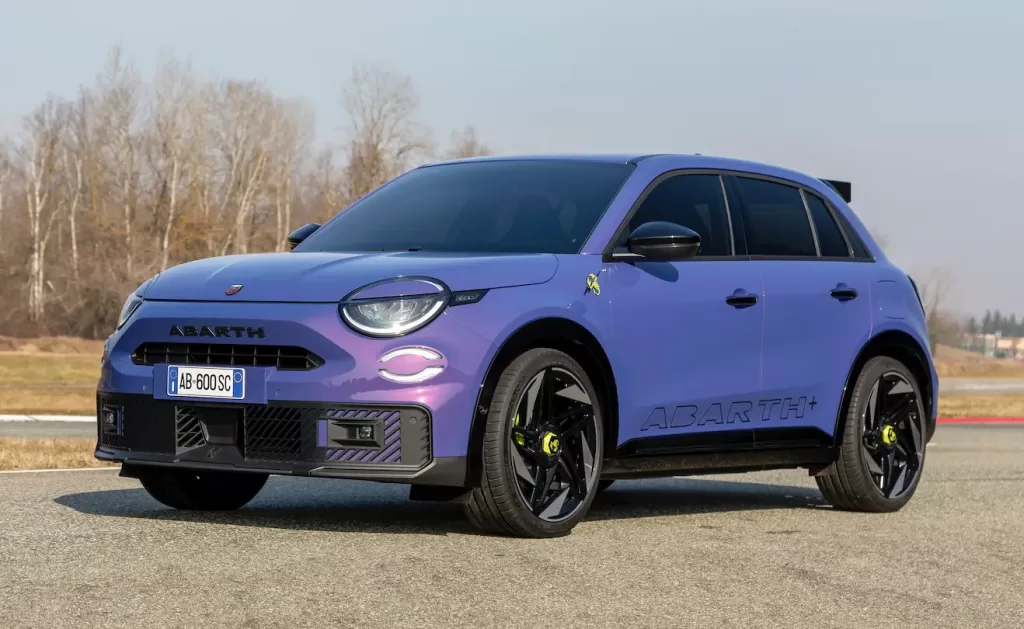 Salão do Automóvel: Abarth 600e Scorpionissima