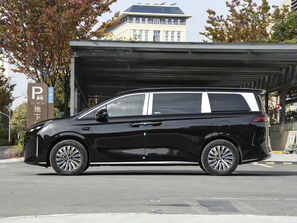 BYD M9 2026